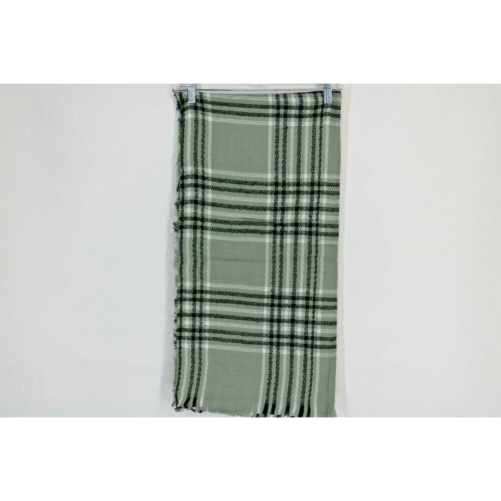 Women’s Gray Black White Plaid Scarf